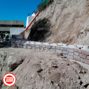 Muros de contención en Baños de Montemayor